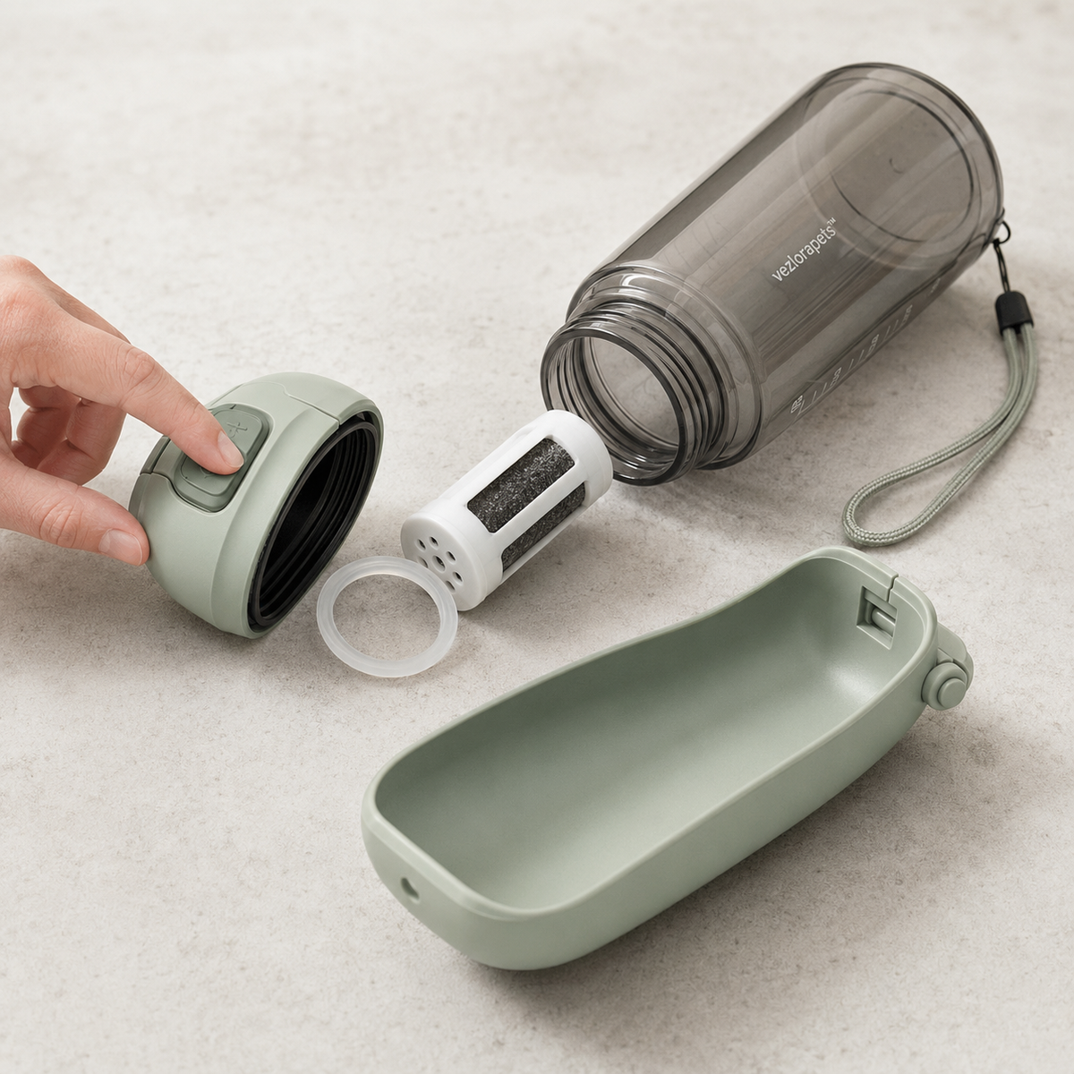 Vezlorapets™ TrailSip 600 ml Filtered Pet Water Bottle — Leak-Lock Travel Hydration
